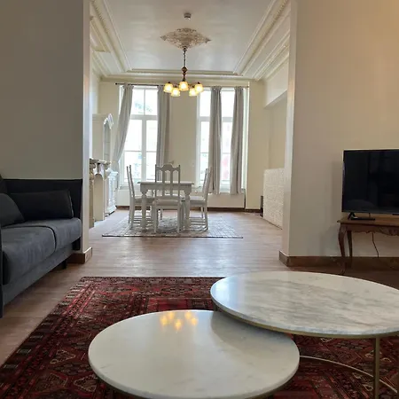 Apartment Centre *